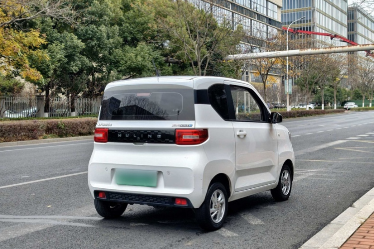 五菱汽车 宏光MINIEV 2020款 悦享款 磷酸铁锂车身外观6006