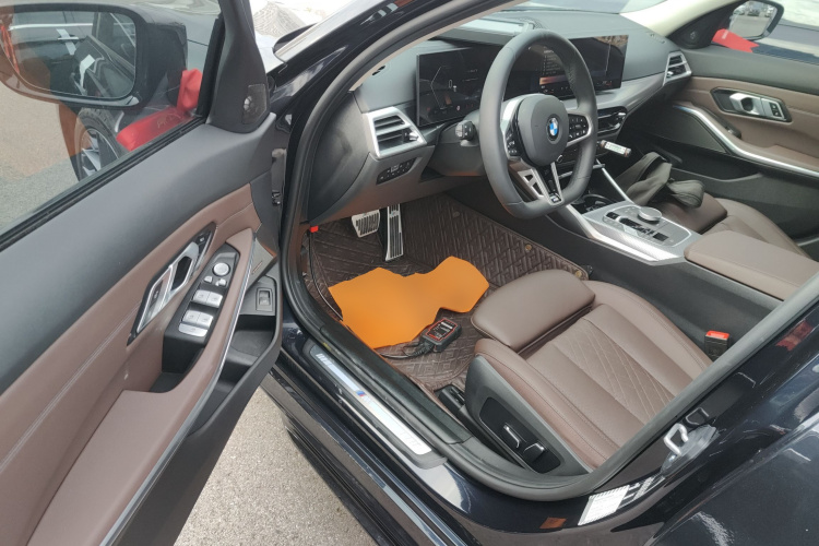 宝马3系 2025款 330Li M运动曜夜套装中控内饰20