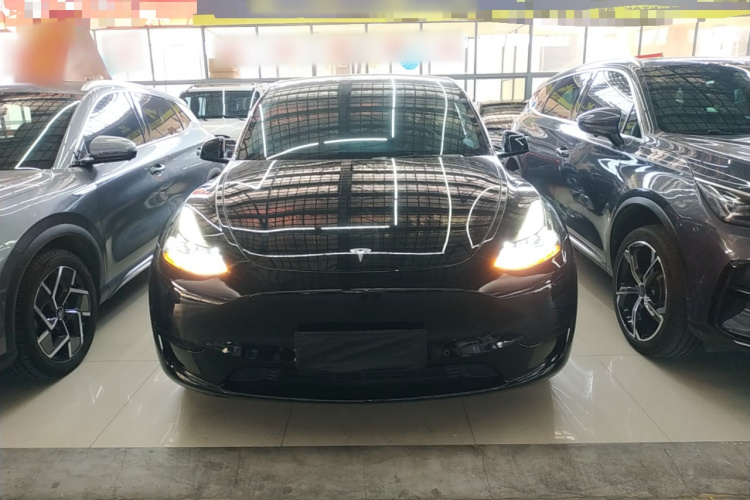 特斯拉 Model Y 2022款 改款 后轮驱动版车身外观2