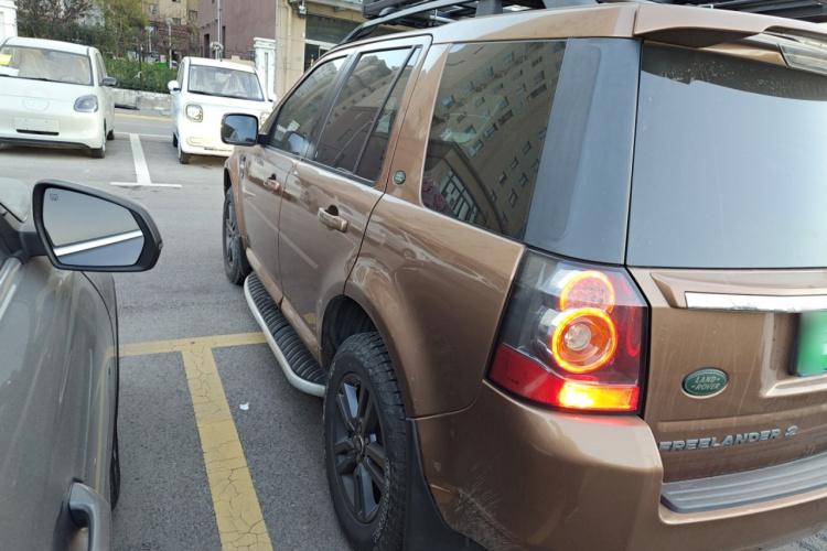 路虎 神行者2 2015款 2.0T Si4 XS典藏版车身外观4