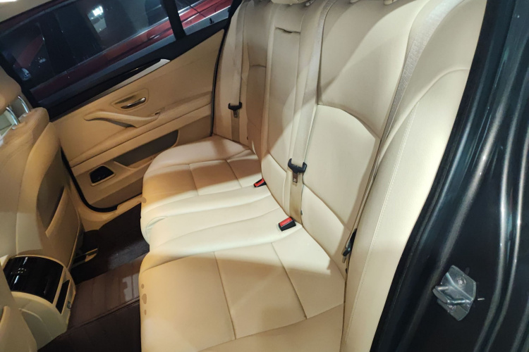 宝马5系 2014款 530Li 豪华设计套装中控内饰21