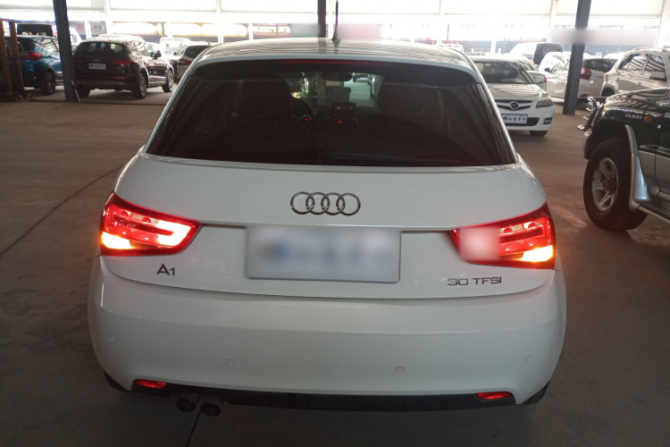 奥迪A1 2014款 30 TFSI Sportback时尚型车身外观6