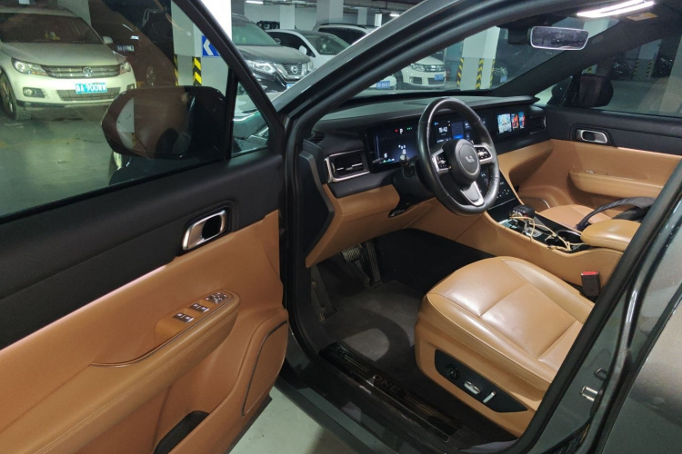 理想汽车 理想ONE 2021款 增程6座版中控内饰7003