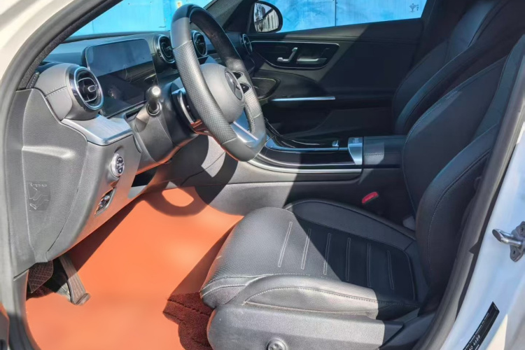 奔驰C级 2022款 C 200 L 运动版中控内饰7002