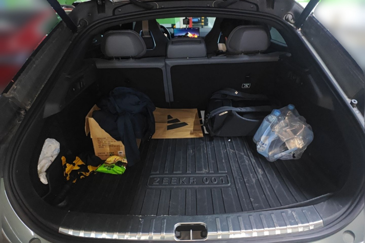 极氪001 2024款 WE版 95kWh 四驱中控内饰23