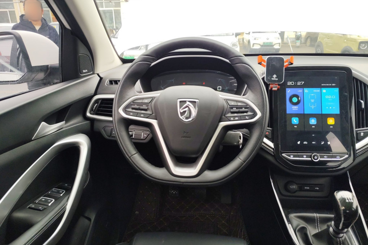 宝骏530 2021款 全球车周年纪念版 1.5T 手动尊贵型 6座中控内饰13