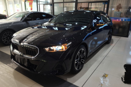 宝马5系 2025款 530Li 领先型 M运动套装