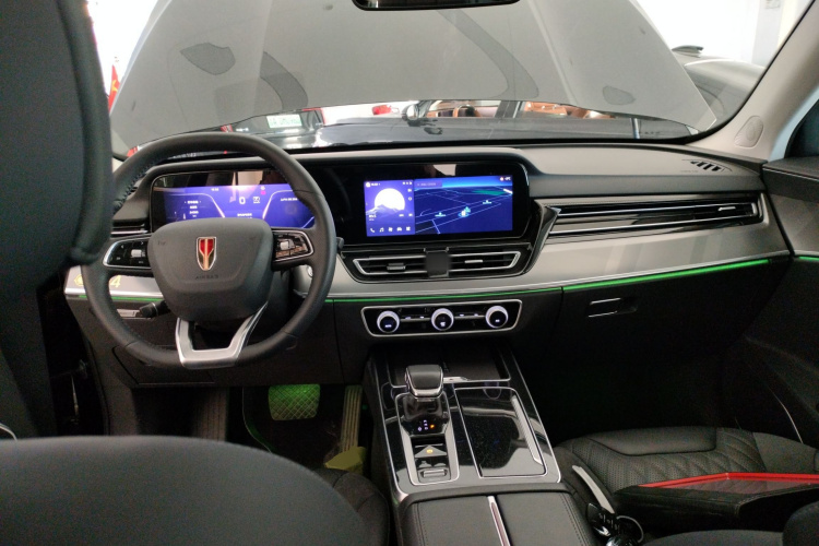 红旗HS5 2023款 2.0T 旗享Pro版中控内饰7002