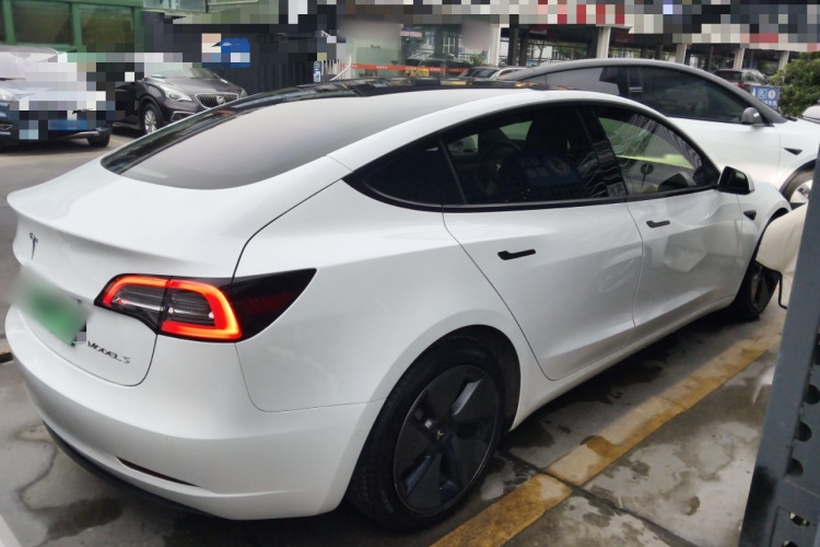 特斯拉 Model 3 2021款 标准续航后驱升级版车身外观7