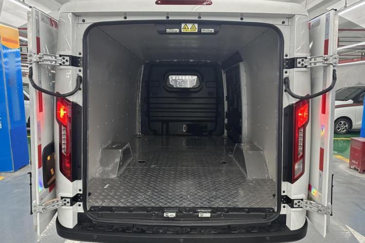 江汽集团 Van宝路 2024款 V8追梦版 宁德时代中控内饰7003