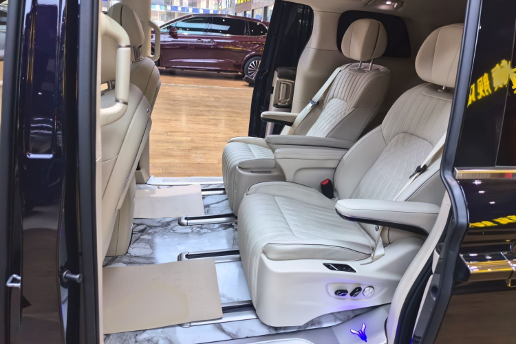 岚图汽车 岚图梦想家 2024款 PHEV 超长续航旗舰版中控内饰7006