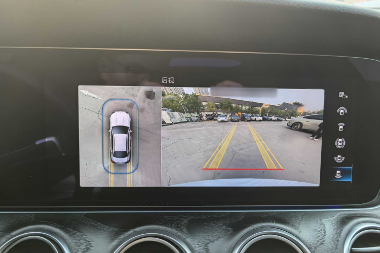 奔驰E级(进口) 2021款 改款 E 260 豪华型运动版中控内饰7006