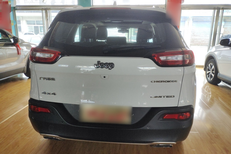 Jeep 自由光 2016款 2.4L 优越版车身外观6004