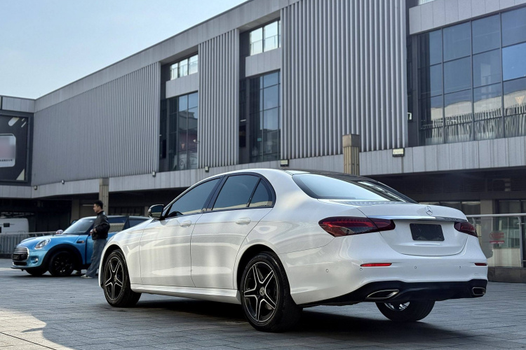 奔驰E级(进口) 2023款 E 260 时尚型运动版车身外观6008