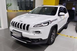 Jeep 自由光 2020款 2.0L 两驱经典运动版