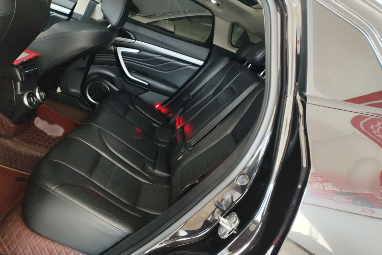 魏牌 VV7 2017款 2.0T 旗舰型中控内饰7004