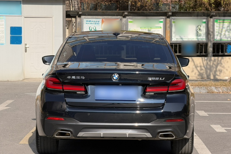 宝马5系 2022款 改款二 525Li M运动套装车身外观6002