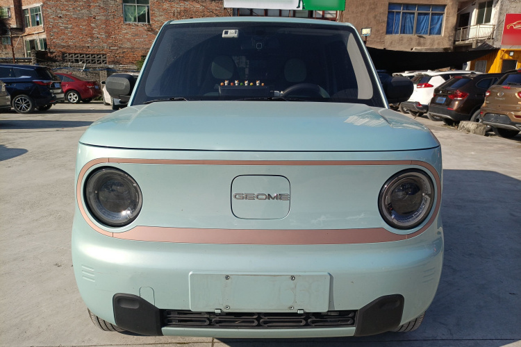 吉利银河 2023款 熊猫mini 200km 耐力熊车身外观2