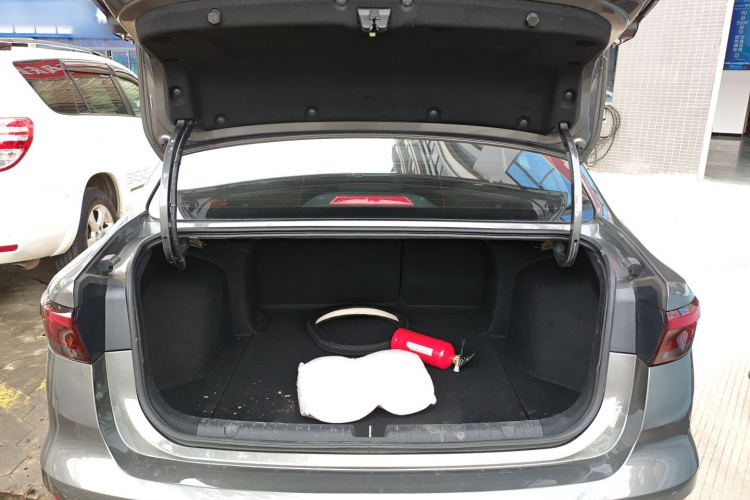 吉利汽车 帝豪 2022款 第4代 1.5L CVT尊贵型局部细节23