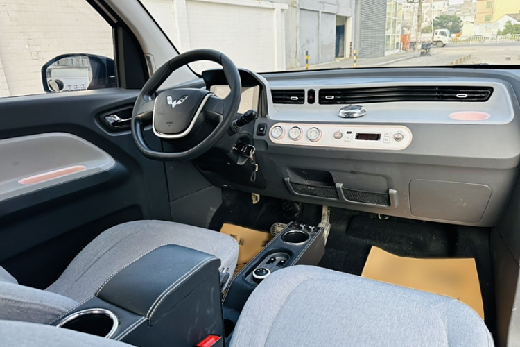 五菱汽车 宏光MINIEV 2021款 马卡龙时尚款 三元锂中控内饰7006