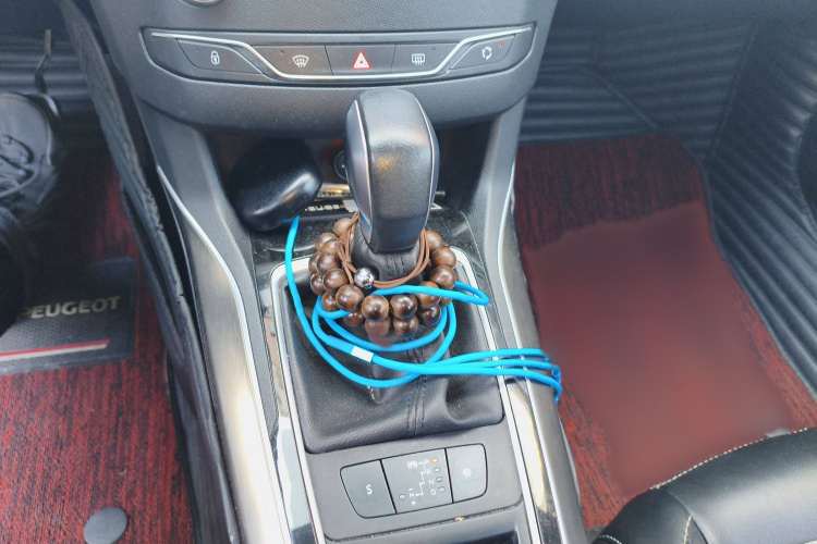 标致408 2015款 1.2T 自动豪华版局部细节18