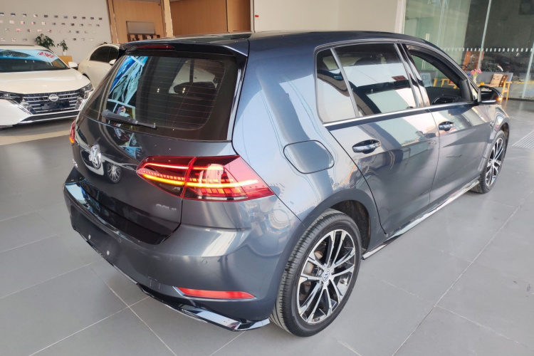 大众 高尔夫 2018款 280TSI 自动R-Line型车身外观7