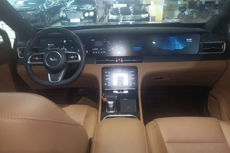 理想汽车 理想ONE 2021款 增程6座版中控内饰7002