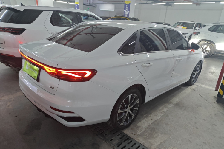 吉利汽车 帝豪 2022款 第4代 1.5L CVT尊贵型车身外观6005