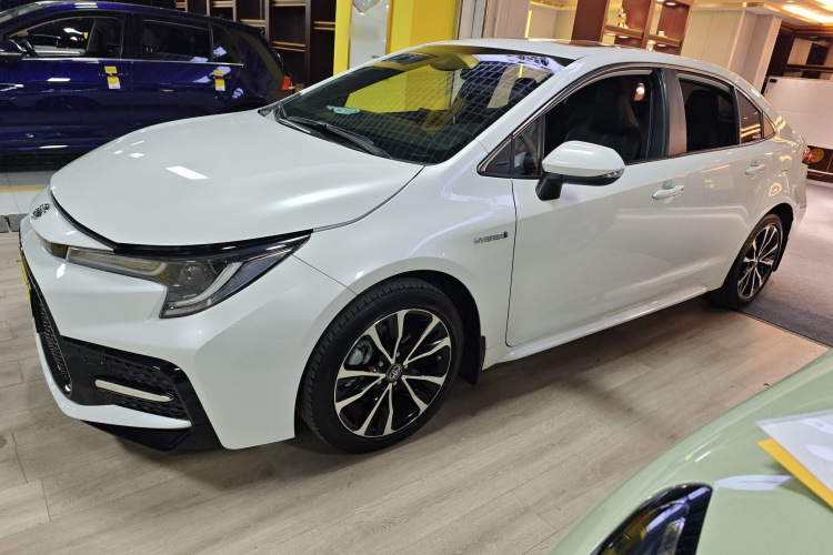 丰田 雷凌 2022款 双擎 1.8H E-CVT运动版车身外观6003