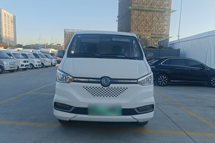 东风御风 御风EM26 2023款 标准版 41.472kWh 河南锂动车身外观6002