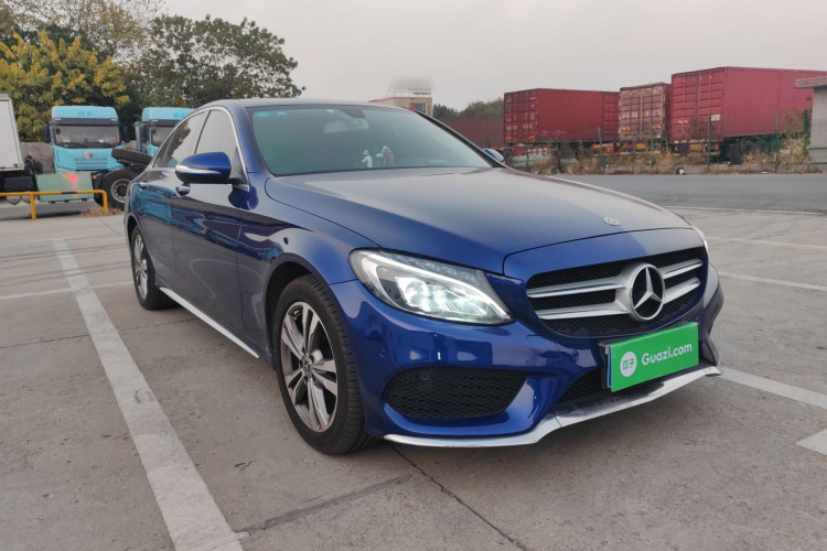 奔驰C级 2017款 改款 C 200 L 运动版车身外观3