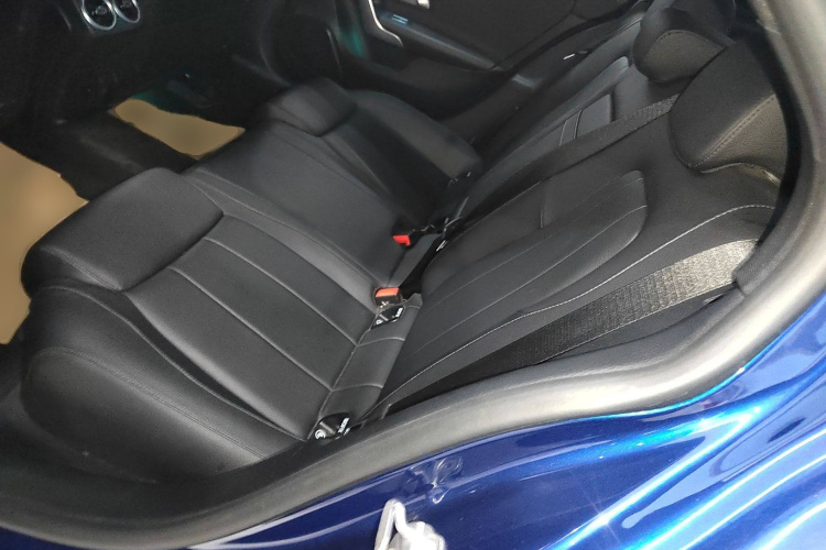 奔驰A级 2022款 改款 A 200 L 运动轿车时尚型中控内饰21