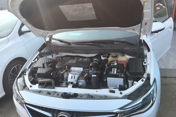 别克 英朗 2018款 18T 自动旗舰型机舱底盘24