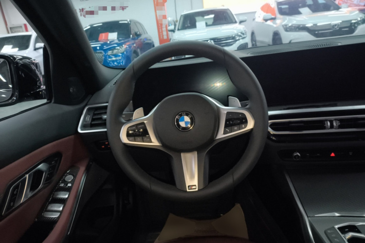 宝马3系 2024款 330i M运动曜夜套装中控内饰13