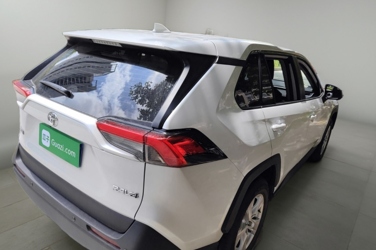 丰田 RAV4荣放 2024款 2.0L CVT两驱都市版车身外观7