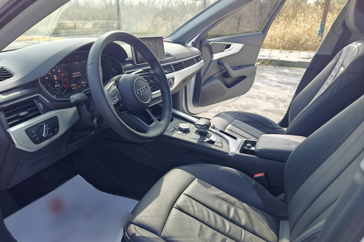 奥迪A4L 2019款 40 TFSI 时尚型 国VI中控内饰7006