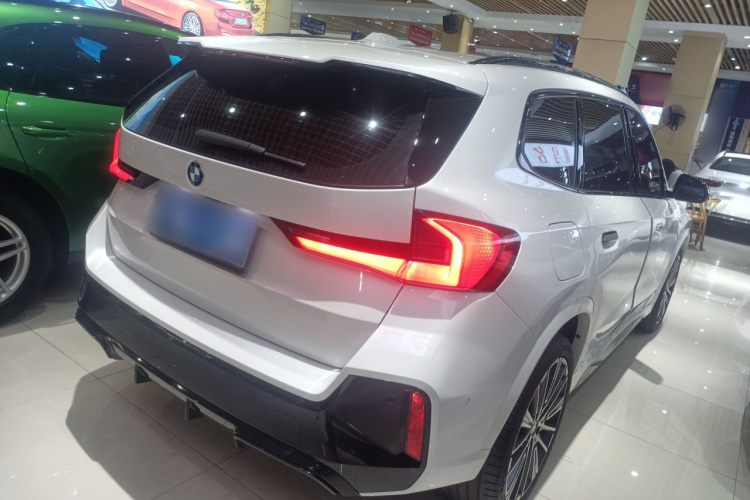 宝马X1 2023款 xDrive25Li M运动套装车身外观6005
