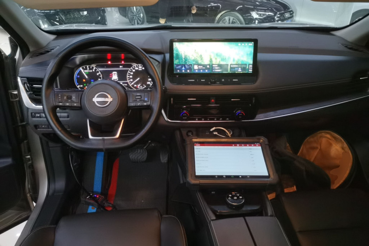 日产 奇骏 2023款 e-POWER 超混双电机四驱豪华版中控内饰7002