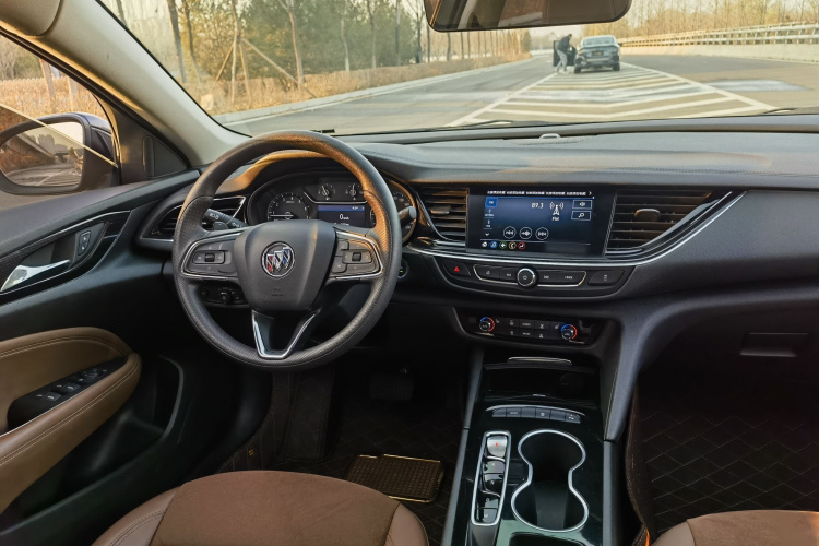 别克 君威 2022款 552T 智享型中控内饰7005