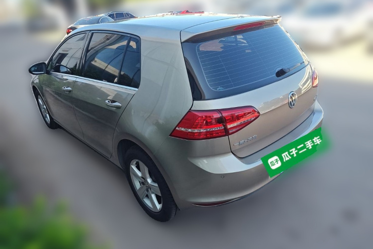 大众 高尔夫 2016款 1.6L 自动舒适型车身外观5