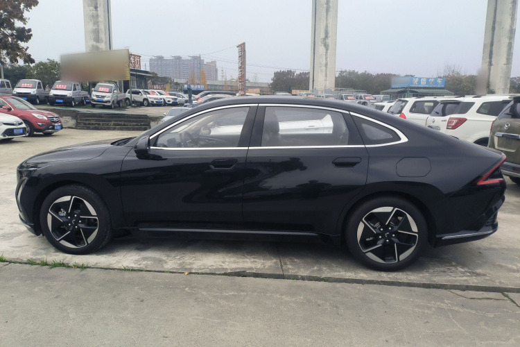 五菱汽车 五菱星光 2024款 共创版 150 进阶型车身外观4