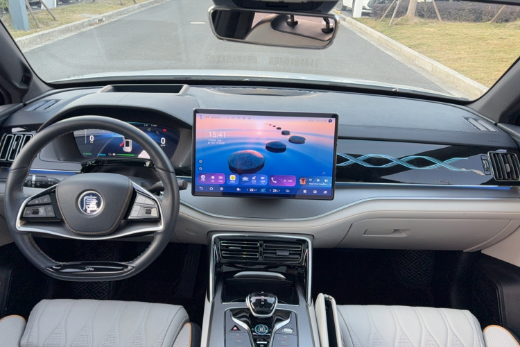 比亚迪 唐新能源 2022款 EV 635KM 四驱旗舰型中控内饰7004