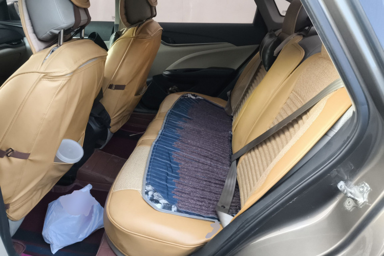 别克 英朗 2015款 15N 自动精英型中控内饰21