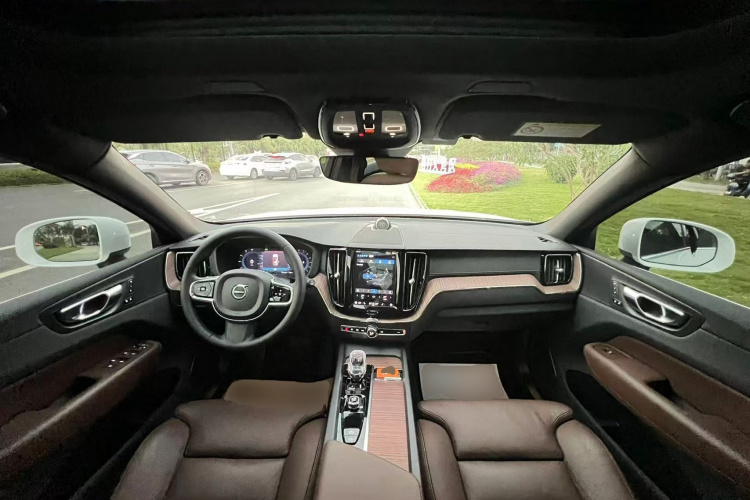 沃尔沃XC60 2023款 B5 四驱智远豪华版中控内饰12