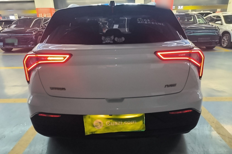 吉利几何E萤火虫 2024款 301km 流光车身外观6