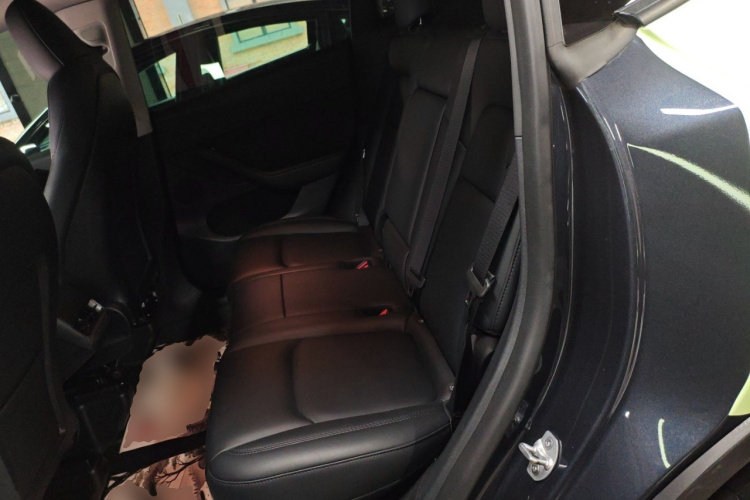 特斯拉 Model Y 2024款 后轮驱动版中控内饰21