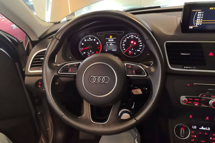 奥迪Q3 2018款 30周年年型 30 TFSI 时尚型局部细节13