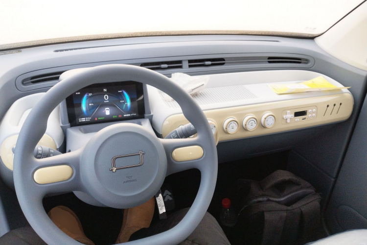 奔腾小马 2025款 222km 灵动马中控内饰12