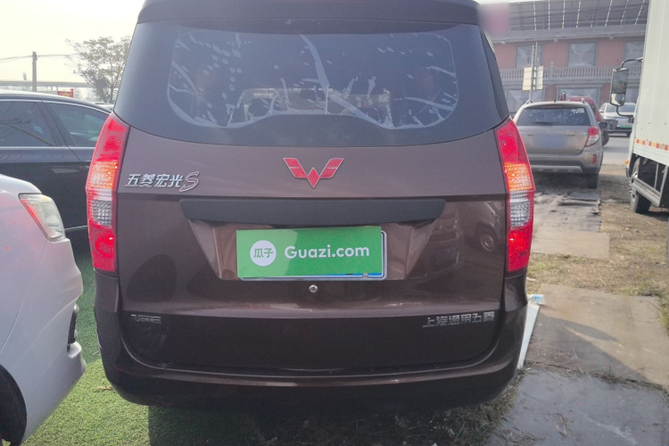 五菱汽车 五菱宏光 2015款 1.5L S 基本型国IV车身外观6