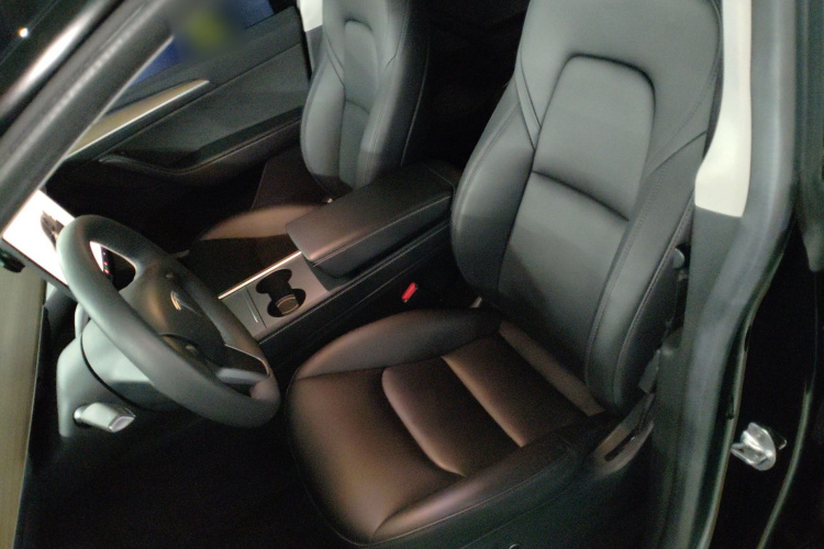 特斯拉 Model Y 2022款 Performance高性能全轮驱动版局部细节19